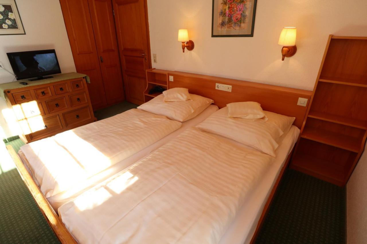 בונדורף אים שוורצוואלד Hoehenpension Glashuette Bed&Breakfast Fruehstueckspension Hotel Garni מראה חיצוני תמונה